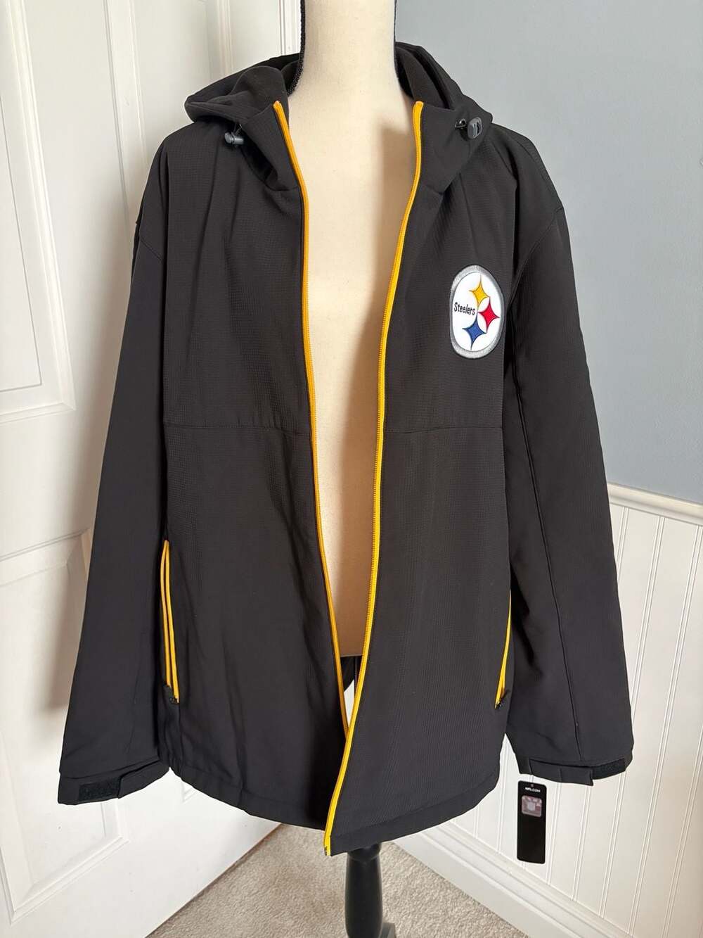 NFL Team Apparel Pittsburgh Steelers Full-Zip Soft Shell Hooded Jacket